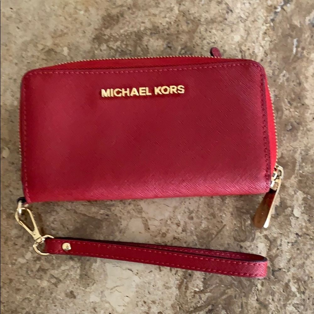 Michael kors wristlet